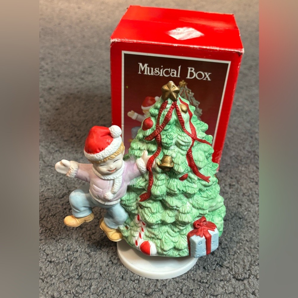 Vintage Clovers Christmas Tree Blonde Boy Porcelain Wind Up Musical Box 6.5”